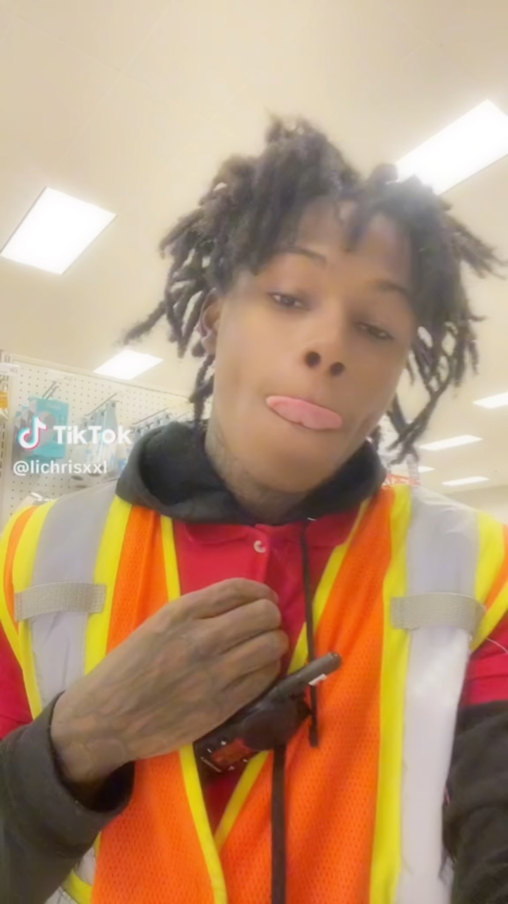 Him 😍😍🤤
