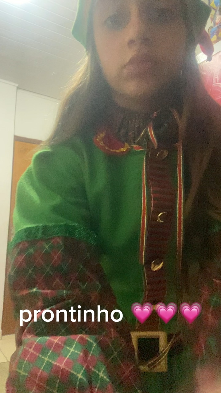 Olha eu vestida de 